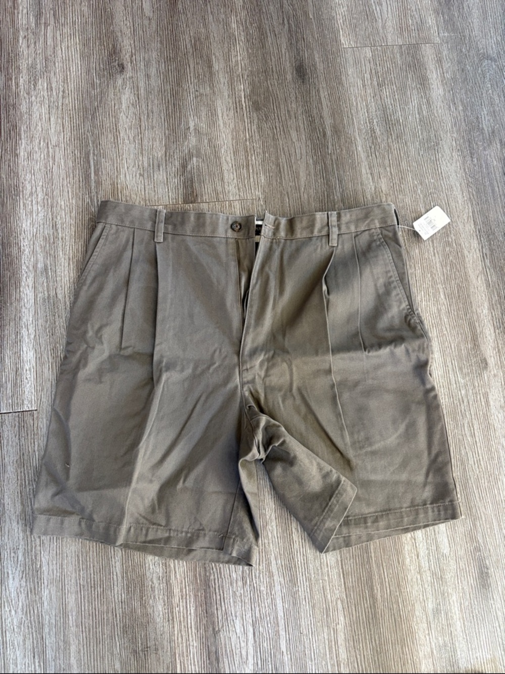 Banana Republic Olive Green Flat-Front Pleated Men's Shorts